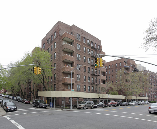 The Ambassador in Forest Hills, NY - Building Photo - Building Photo