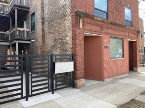 5115 W Agatite Ave in Chicago, IL - Building Photo - Building Photo