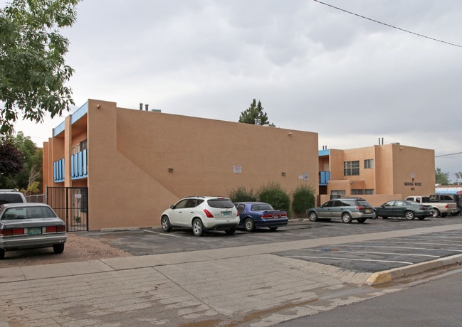 Kachina Apartments in Albuquerque, NM - Foto de edificio - Building Photo