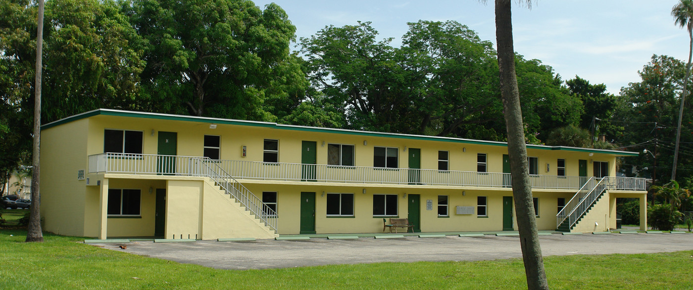 Cactus Flower Apartments in Ft. Myers, FL - Building Photo