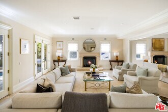 1350 Benedict Canyon Drive in Beverly Hills, CA - Building Photo - Building Photo