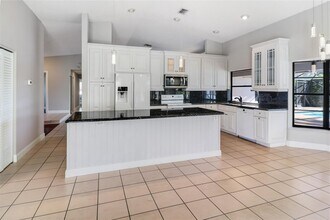 11310 Lake Tree Ct in Boca Raton, FL - Building Photo - Building Photo