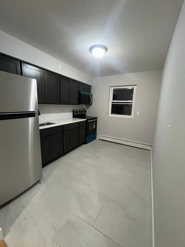 14 Passaic Ave in Nutley, NJ - Foto de edificio - Building Photo