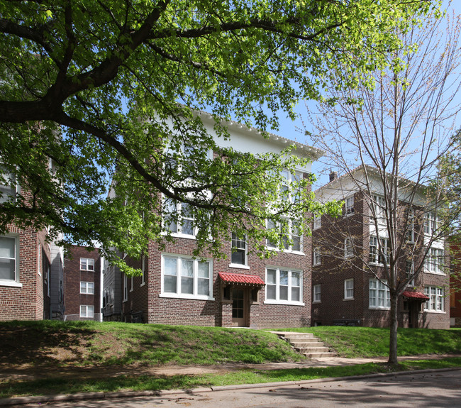 North Mersington Apartments in Kansas City, MO - Foto de edificio - Building Photo