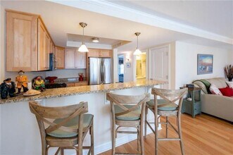 20 Narragansett Ave in Narragansett, RI - Building Photo - Building Photo