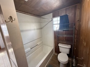 323 N Stonewall Ave in Ada, OK - Building Photo - Building Photo