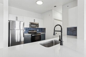 7301 Oakmont Blvd, Unit 621 in Fort Worth, TX - Foto de edificio - Building Photo