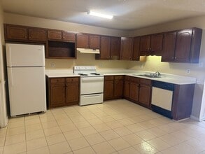 2540 Barnesdale Wy in Albany, GA - Building Photo - Building Photo