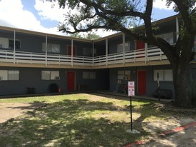 Rozewood Apartments in Pasadena, TX - Foto de edificio - Building Photo