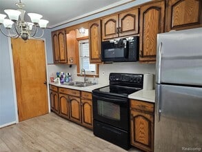 736 Garfield Ave in Lincoln Park, MI - Building Photo - Building Photo