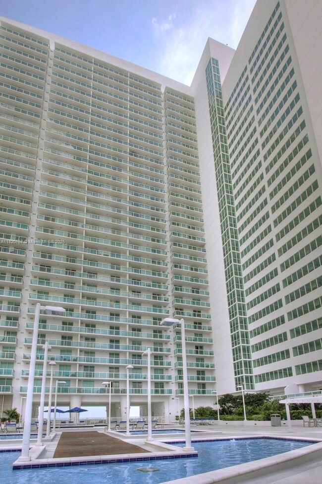 property at 1800 N Bayshore Dr