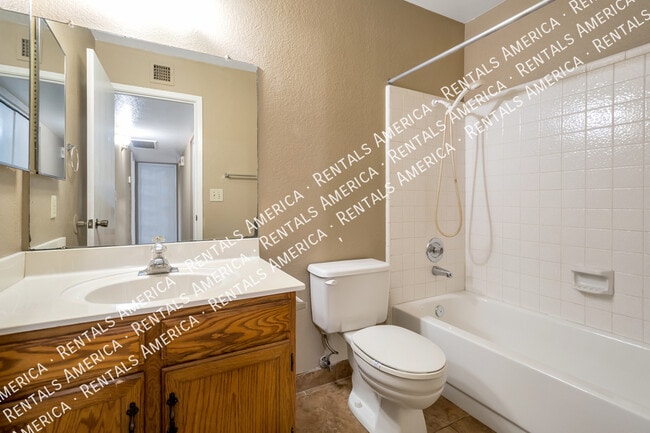 5136 E Evergreen St in Mesa, AZ - Building Photo - Building Photo