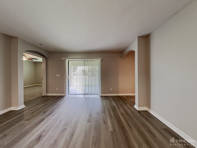 2463 Winnipeg Dr in Lakeland, FL - Building Photo - Building Photo