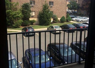 40 Donna Ct, Unit 8 in Staten Island, NY - Building Photo - Building Photo