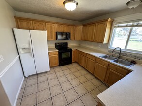 615 E 820 S in Pleasant Grove, UT - Foto de edificio - Building Photo