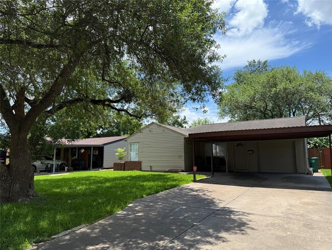 property at 3520 Washington St