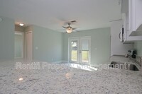 1322 Miramar St in Cape Coral, FL - Foto de edificio - Building Photo