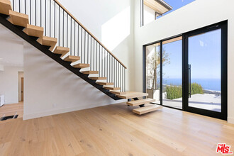 5366 Horizon Dr in Malibu, CA - Building Photo - Building Photo