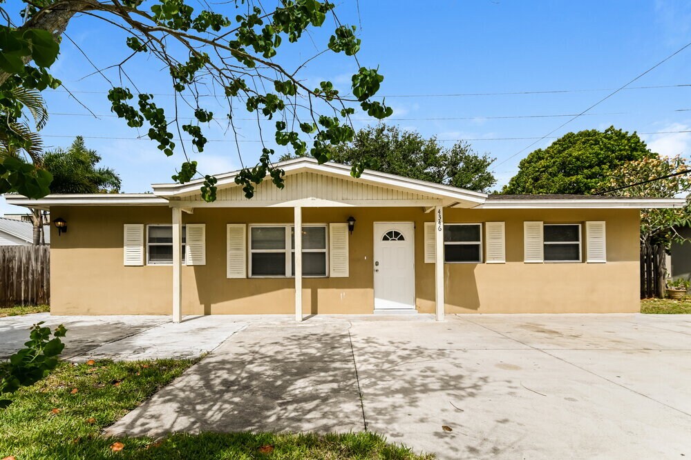 4346 Tufts Ave in Ft. Myers, FL - Building Photo