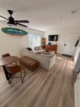 23335 La Crescenta in Mission Viejo, CA - Building Photo - Building Photo