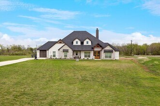 2028 Carrie Ct in Weatherford, TX - Building Photo - Building Photo