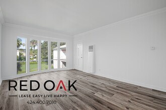 5162 1/2 Clinton Ave in Los Angeles, CA - Building Photo - Building Photo