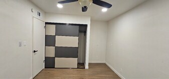 6609 Winnetka Ave in Los Angeles, CA - Building Photo