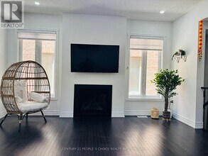 29 Christine Elliott Ave in Whitby, ON - Building Photo - Building Photo