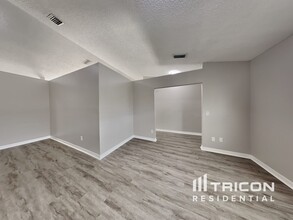 589 Robert Livingston St in Orange Park, FL - Building Photo - Building Photo