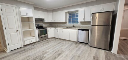 2118 Thomal Cir in Valdosta, GA - Building Photo - Building Photo