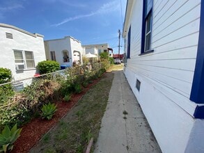 1917 E 2nd St, Unit 3 in Los Angeles, CA - Foto de edificio - Building Photo