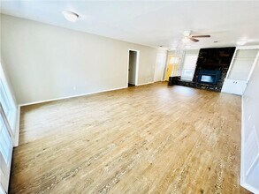 14798-14804 Dutchmans Dr in Rogers, AR - Building Photo - Building Photo