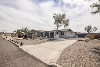 3062 Shoshone Dr in Lake Havasu City, AZ - Building Photo - Building Photo