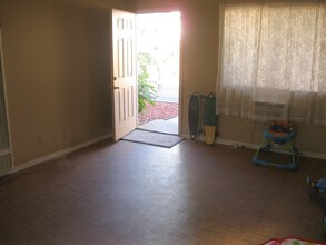 1955 Mayflower Pl in Hemet, CA - Building Photo - Building Photo