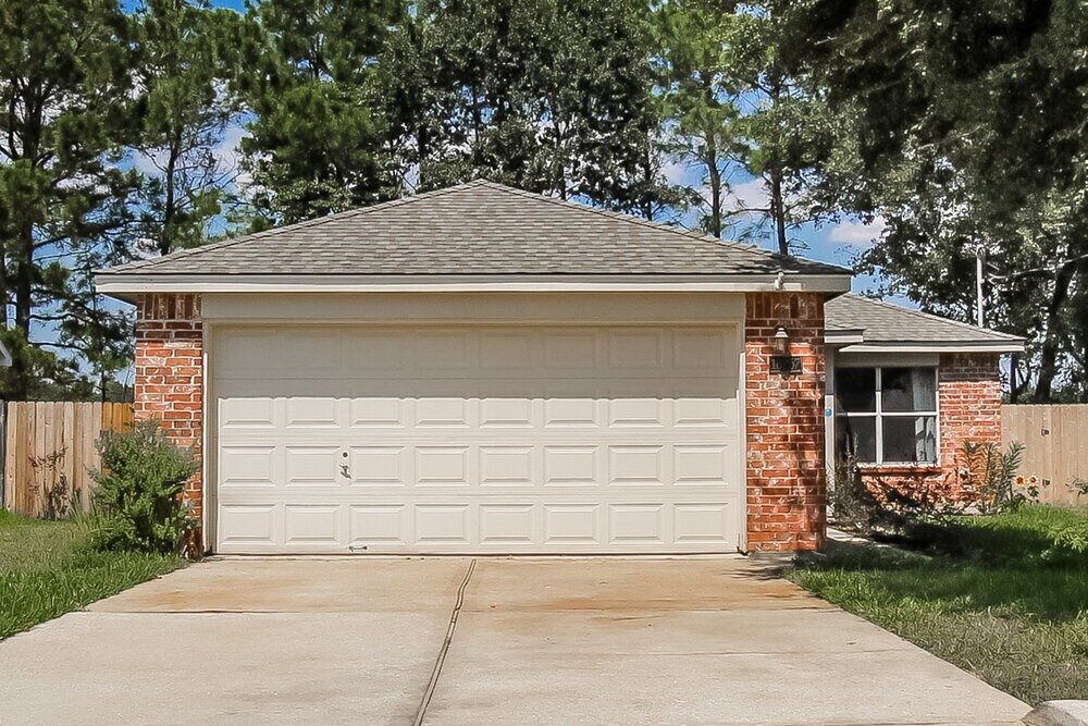 16257 Sun View Ln in Conroe, TX - Building Photo