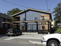 311 SE 28th Ave in Portland, OR - Foto de edificio - Building Photo