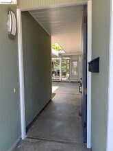 5559 Greenridge Rd in Castro Valley, CA - Building Photo - Building Photo