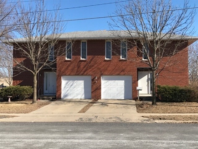 Edon Park Apartments in Rock Falls, IL - Building Photo