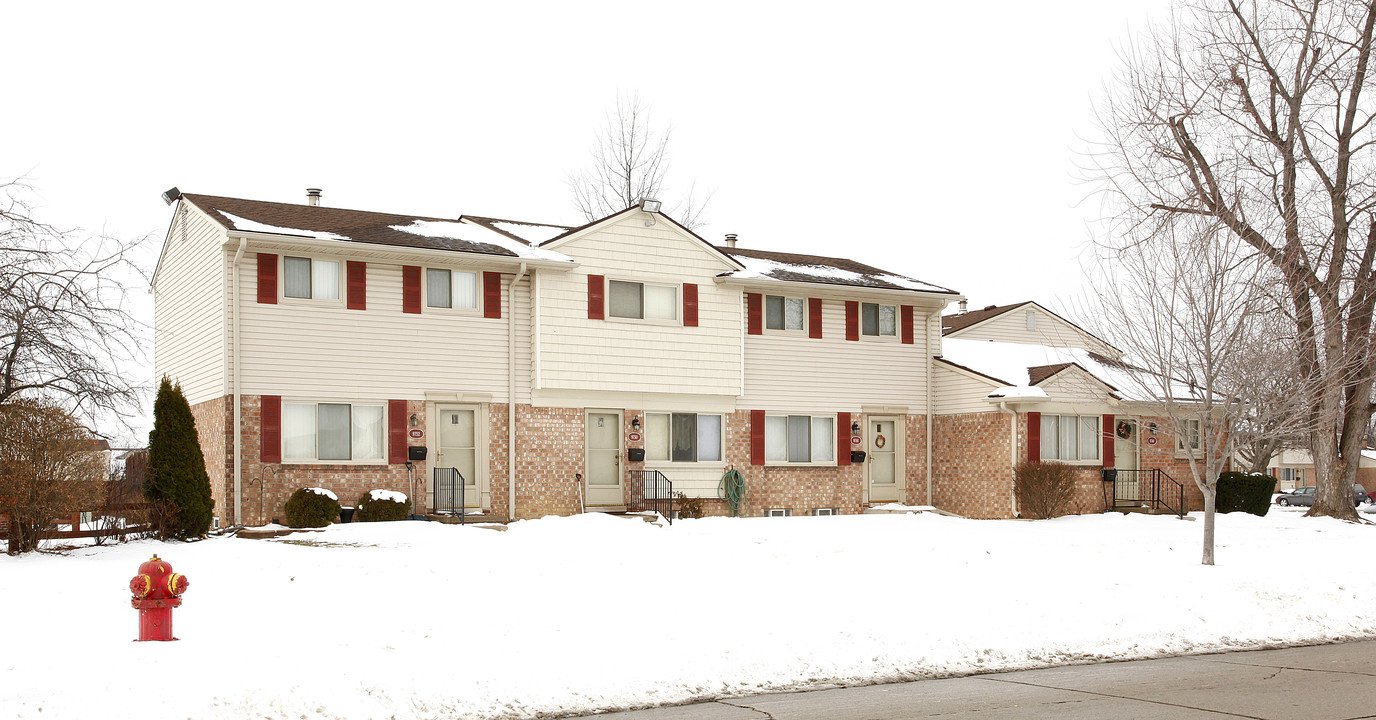 Branford Townhouses in Taylor, MI - Foto de edificio