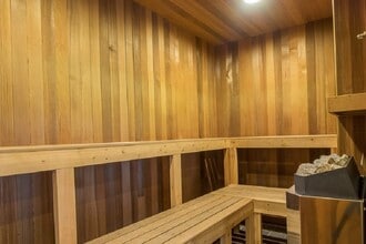 2326 Harbour Rd in Sidney, BC - Building Photo - Building Photo