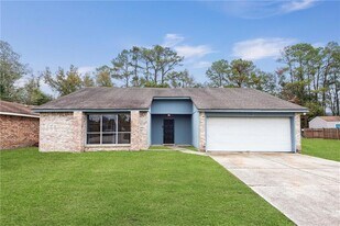 114 Meredith Dr in Slidell, LA - Building Photo
