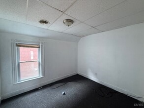1208 City St in Utica, NY - Foto de edificio - Building Photo