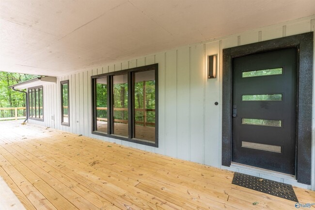 206 Newcomb Rd in Owens Cross Roads, AL - Building Photo - Building Photo