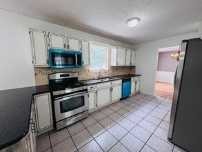 1900 Rocksram Dr in Buford, GA - Building Photo - Building Photo