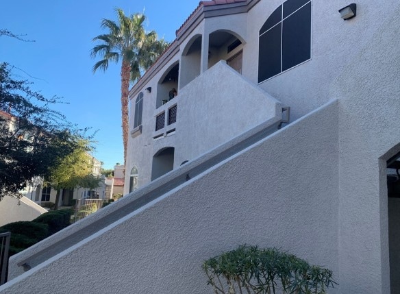 700 Carnegie St