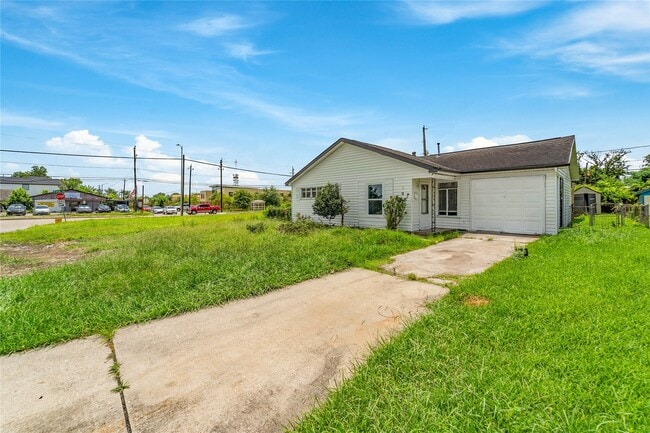property at 209 Hyta St