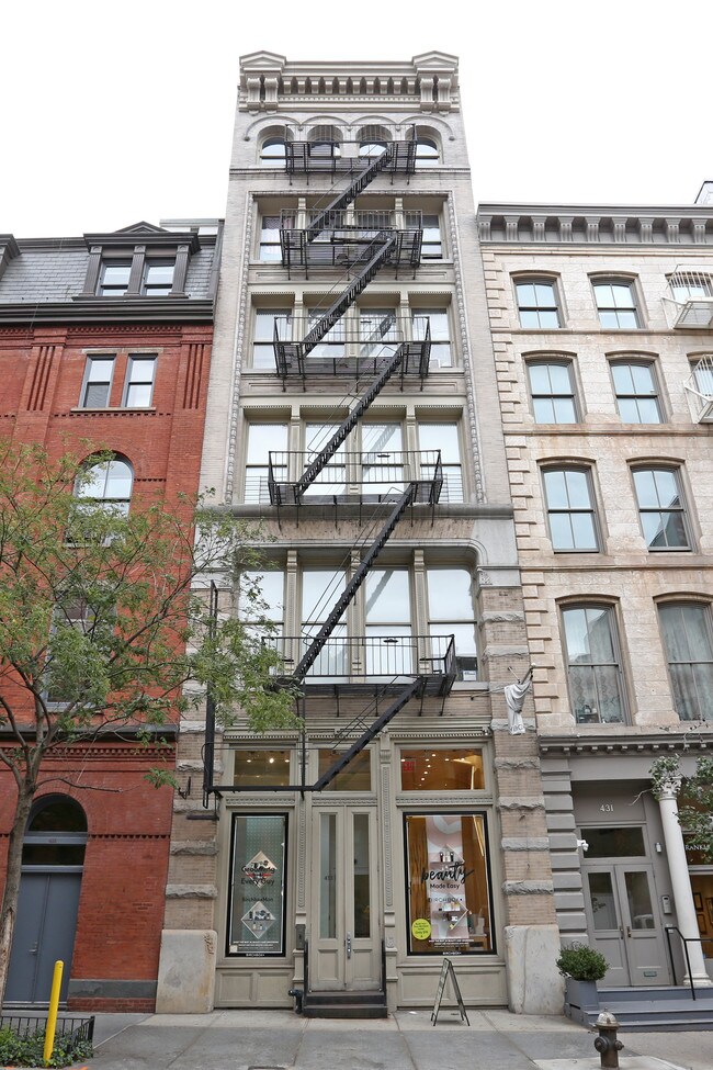433 W Broadway in New York, NY - Foto de edificio - Building Photo