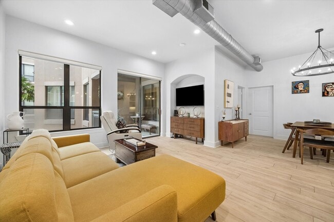 property at 1901 Post Oak Blvd