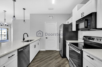 8290 Gate Pky W, Unit 1216 in Jacksonville, FL - Building Photo - Building Photo