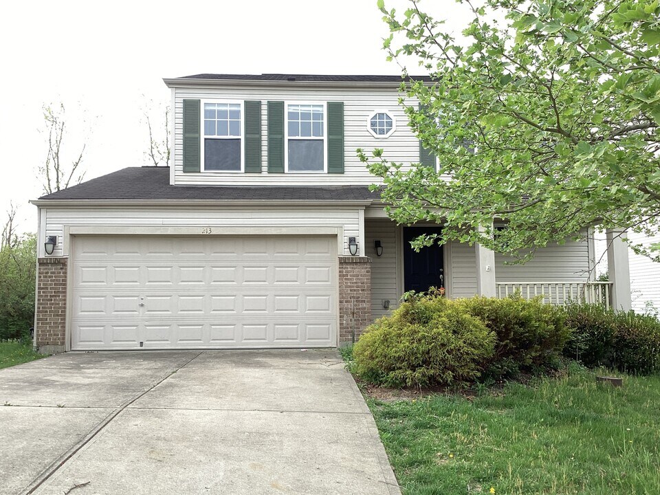 213 Lights Pointe Ct in New Richmond, OH - Building Photo